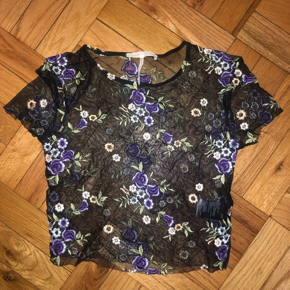🎉HP! NWOT Urban Outfitters Embroidered Shirt - Picture 2 of 2